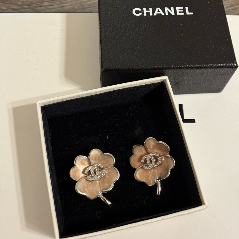 CHANEL Vintage Silver Crystal CC Pink Floral Clip On Earrings‎